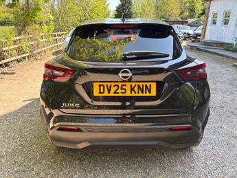 Nissan Juke 1.0 DIG-T N-Connecta DCT Auto Euro 6 (s/s) 5dr