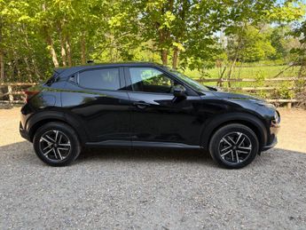 Nissan Juke 1.0 DIG-T N-Connecta DCT Auto Euro 6 (s/s) 5dr