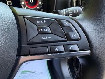 Nissan Juke 1.0 DIG-T N-Connecta DCT Auto Euro 6 (s/s) 5dr