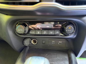 Nissan Juke 1.0 DIG-T N-Connecta DCT Auto Euro 6 (s/s) 5dr