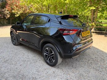 Nissan Juke 1.0 DIG-T N-Connecta DCT Auto Euro 6 (s/s) 5dr