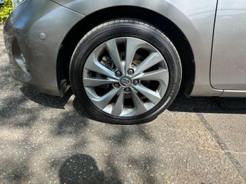 Toyota Auris 1.8 VVT-h Excel CVT Euro 5 (s/s) 5dr