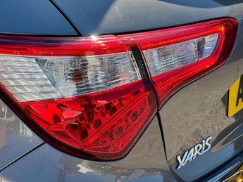 Toyota Yaris 1.5 VVT-h Excel E-CVT Euro 6 (s/s) 5dr (15in Alloy)