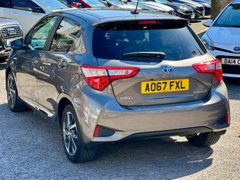 Toyota Yaris 1.5 VVT-h Excel E-CVT Euro 6 (s/s) 5dr (15in Alloy)