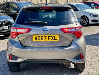 Toyota Yaris 1.5 VVT-h Excel E-CVT Euro 6 (s/s) 5dr (15in Alloy)
