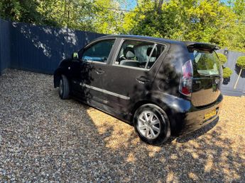 Daihatsu Sirion 1.5 SX 5dr