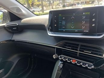 Peugeot E-208 50kWh Active Premium + Auto 5dr (7kW Charger)