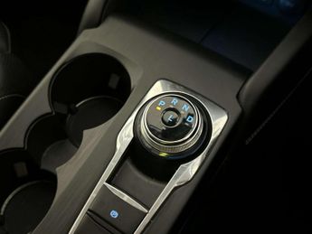 Ford Kuga 2.5 Duratec 14.4kWh Vignale SUV 5dr Petrol Plug-in Hybrid CVT Eu