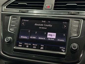 Volkswagen Tiguan 2.0 TDI BlueMotion Tech SE DSG 4Motion Euro 6 (s/s) 5dr