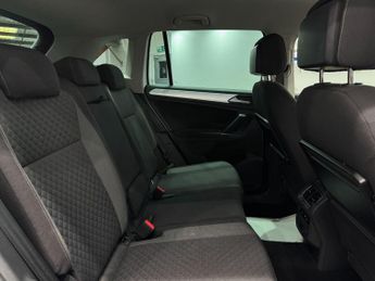 Volkswagen Tiguan 2.0 TDI BlueMotion Tech SE DSG 4Motion Euro 6 (s/s) 5dr