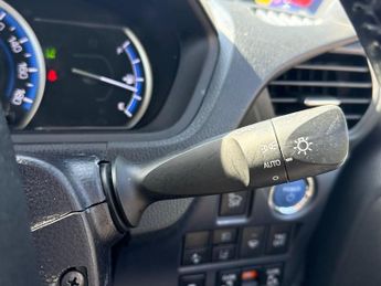 Toyota Noah TOYOTA NOAH VOXY HYBRID AUTO 1.8 PETROL