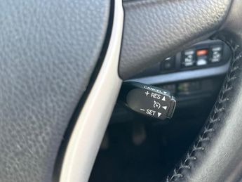 Toyota Noah TOYOTA NOAH VOXY HYBRID AUTO 1.8 PETROL