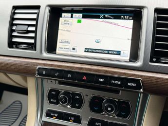 Jaguar XF 2.2 XF Luxury D Auto 4dr