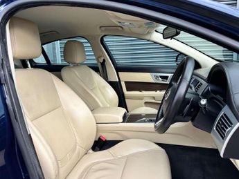 Jaguar XF 2.2 XF Luxury D Auto 4dr