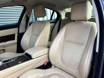 Jaguar XF 2.2 XF Luxury D Auto 4dr