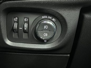 Vauxhall Corsa Electric 50kWh SRi Nav Premium Auto 5dr (7.4Kw Charger)