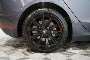 Tesla Model 3 (Dual Motor) Long Range Auto 4WDE 4dr