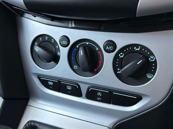 Ford Focus 1.6 TDCi Zetec Euro 5 (s/s) 5dr