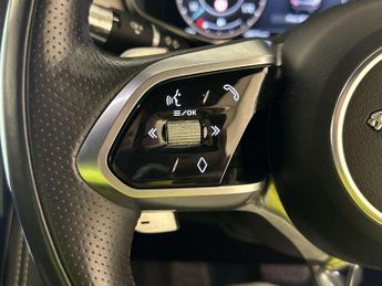 Jaguar F-PACE 2.0 P400e 17.1kWh R-Dynamic SE SUV 5dr Petrol Plug-in Hybrid Aut