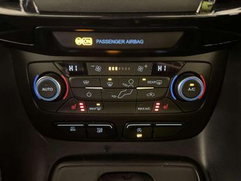 Ford Tourneo Connect 1.5 EcoBlue Titanium MPV 5dr Diesel Auto Euro 6 (s/s) (120 ps)