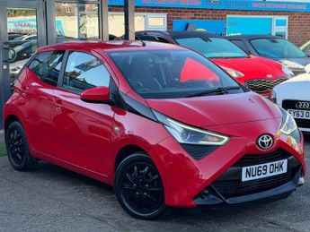 Toyota AYGO 1.0 VVT-i x-play Hatchback 5dr Petrol x-shift Euro 6 (71 ps)