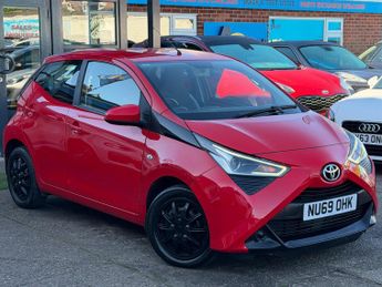 Toyota AYGO 1.0 VVT-i x-play Hatchback 5dr Petrol x-shift Euro 6 (71 ps)