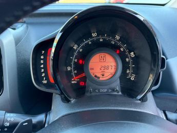 Toyota AYGO 1.0 VVT-i x-play Hatchback 5dr Petrol x-shift Euro 6 (71 ps)