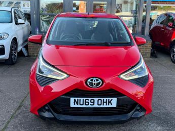 Toyota AYGO 1.0 VVT-i x-play Hatchback 5dr Petrol x-shift Euro 6 (71 ps)