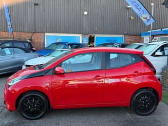 Toyota AYGO 1.0 VVT-i x-play Hatchback 5dr Petrol x-shift Euro 6 (71 ps)