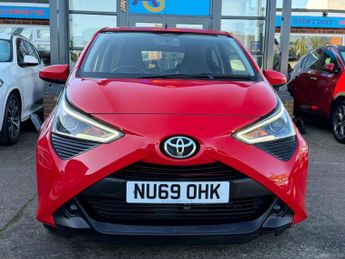 Toyota AYGO 1.0 VVT-i x-play Hatchback 5dr Petrol x-shift Euro 6 (71 ps)