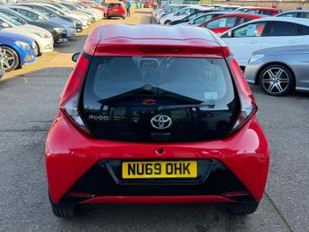 Toyota AYGO 1.0 VVT-i x-play Hatchback 5dr Petrol x-shift Euro 6 (71 ps)