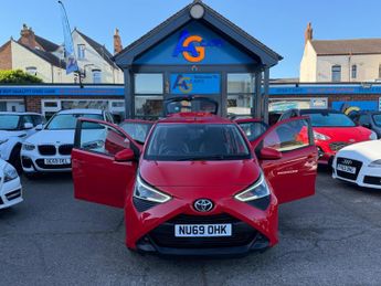 Toyota AYGO 1.0 VVT-i x-play Hatchback 5dr Petrol x-shift Euro 6 (71 ps)