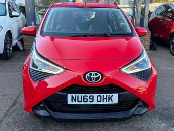 Toyota AYGO 1.0 VVT-i x-play Hatchback 5dr Petrol x-shift Euro 6 (71 ps)