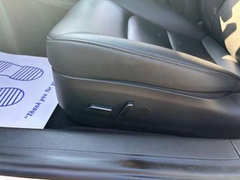 Tesla Model 3 Standard Range Plus Auto RWD 4dr