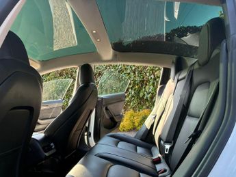 Tesla Model 3 Standard Range Plus Auto RWD 4dr