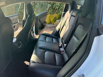 Tesla Model 3 Standard Range Plus Auto RWD 4dr