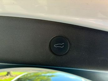 Tesla Model 3 Standard Range Plus Auto RWD 4dr