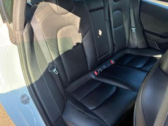 Tesla Model 3 Standard Range Plus Auto RWD 4dr