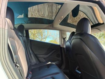 Tesla Model 3 Standard Range Plus Auto RWD 4dr