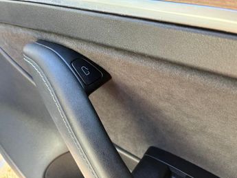Tesla Model 3 Standard Range Plus Auto RWD 4dr
