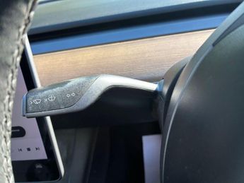 Tesla Model 3 Standard Range Plus Auto RWD 4dr