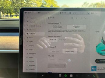 Tesla Model 3 Standard Range Plus Auto RWD 4dr