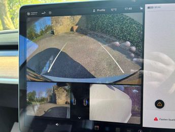 Tesla Model 3 Standard Range Plus Auto RWD 4dr