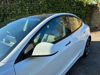 Tesla Model 3 Standard Range Plus Auto RWD 4dr
