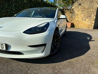 Tesla Model 3 Standard Range Plus Auto RWD 4dr