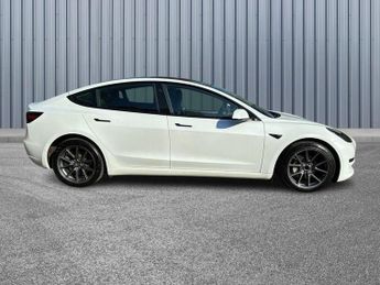 Tesla Model 3 Standard Range Plus Auto RWD 4dr