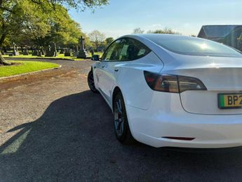 Tesla Model 3 Standard Range Plus Auto RWD 4dr
