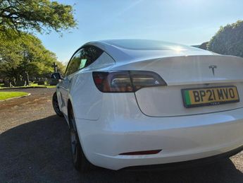 Tesla Model 3 Standard Range Plus Auto RWD 4dr