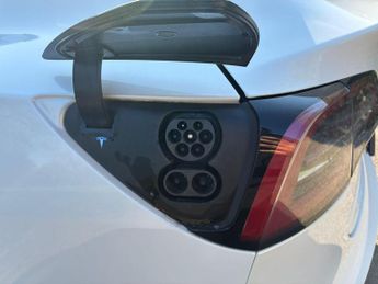 Tesla Model 3 Standard Range Plus Auto RWD 4dr
