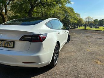 Tesla Model 3 Standard Range Plus Auto RWD 4dr